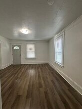 Building Photo - 617 Pender St