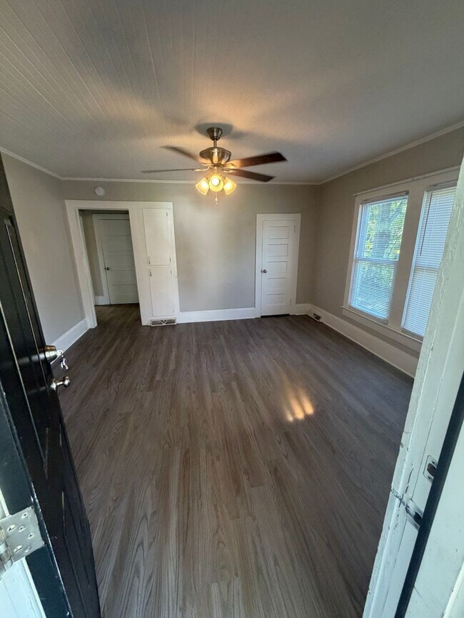 Foto del edificio - Just remolded 3 bedroom 1 bathroom house. Very close to I85 and Downtown Kannapolis