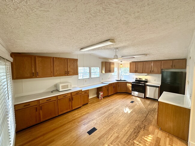 Building Photo - 79 Cherokee Farms Rd