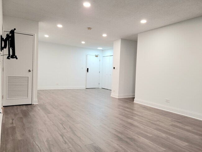 Foto del edificio - 601 W Huntington Commons Rd