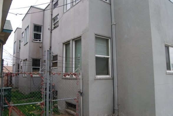 Building Photo - 334 N American St