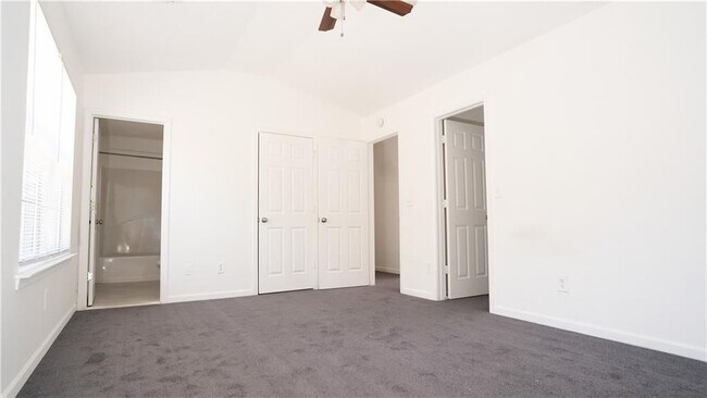 Foto del edificio - 605 Chase Ln