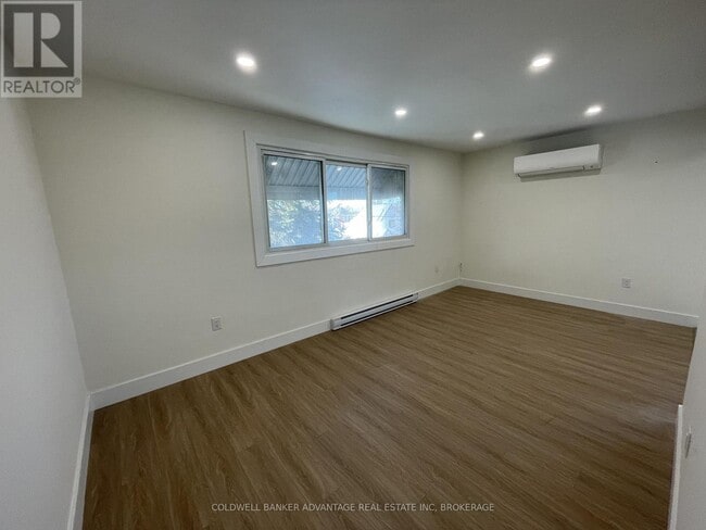 Building Photo - 136 Wilton Ave