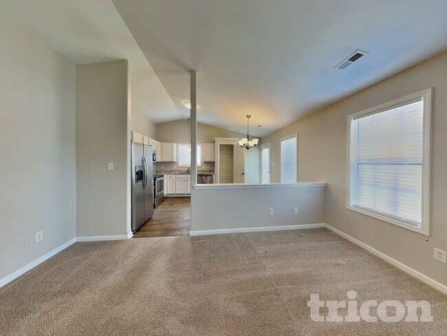 Foto del edificio - 4991 Astonshire Ln