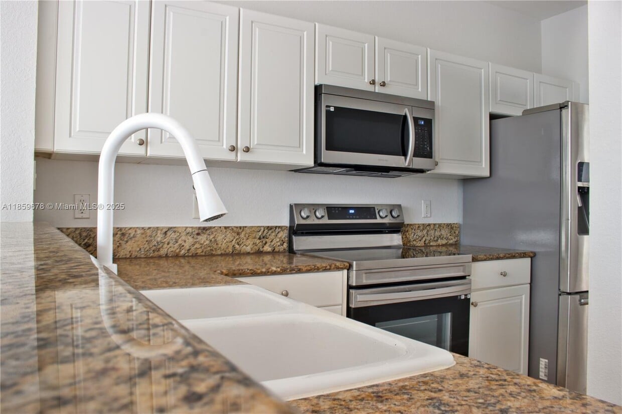 Foto del edificio - 153 SE 28th Pl
