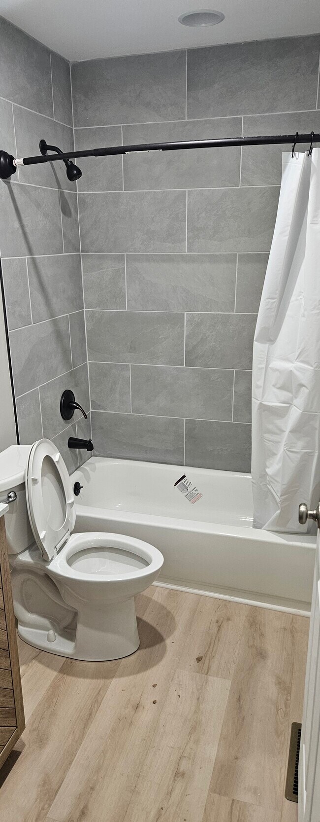 Building Photo - 933 Shearor St