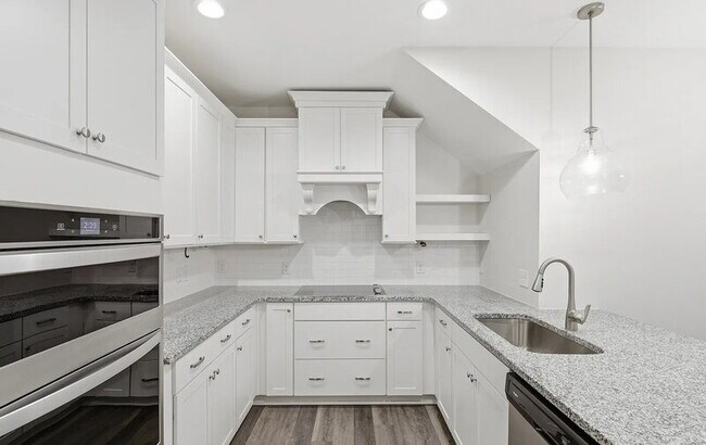 Foto del edificio - 99 Small Pine Ln