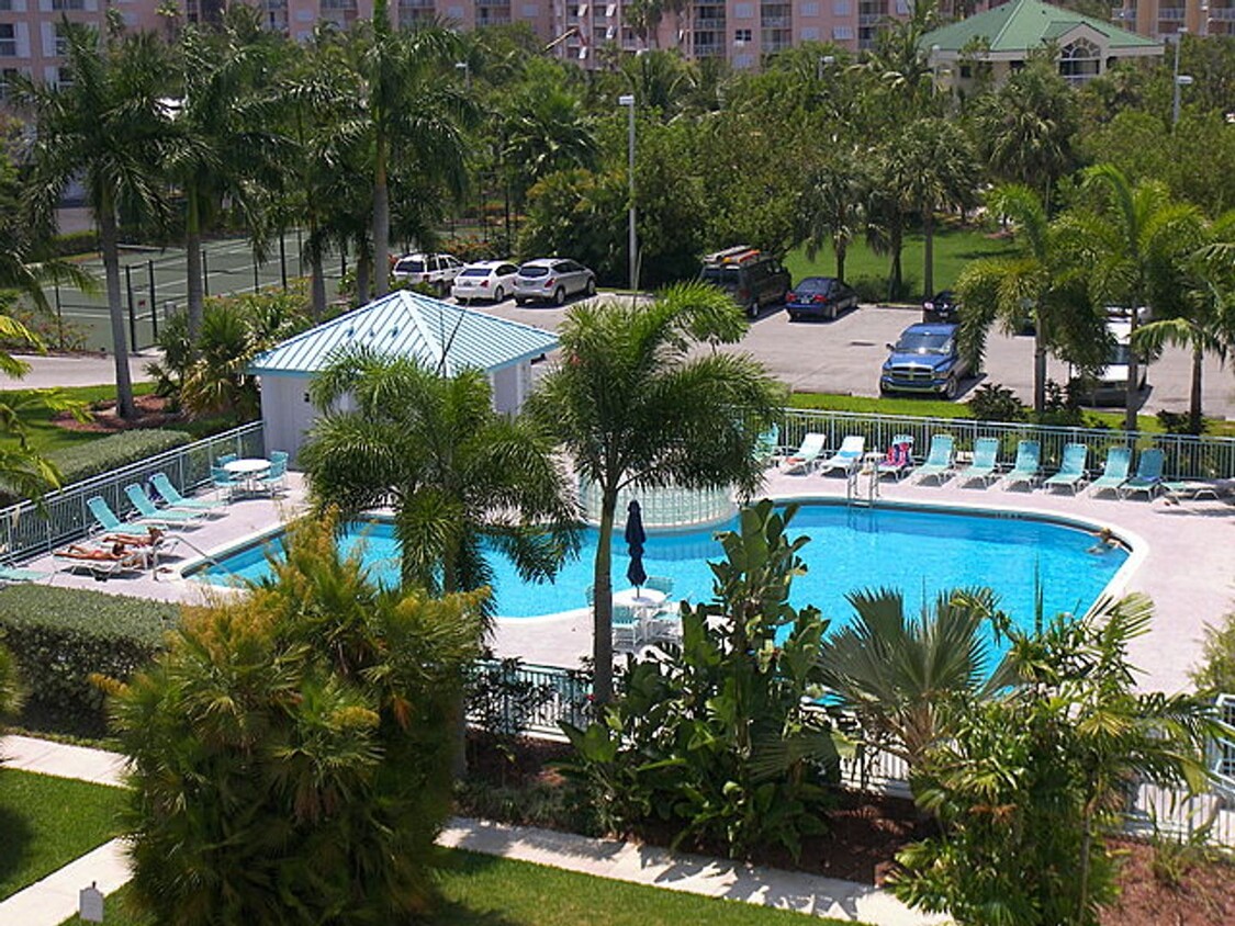 Primary Photo - Convenient Condo with Pool!