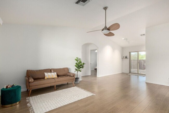 Foto del edificio - 4781 E Joslyn Heights Pl