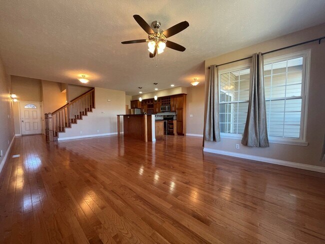 Foto del edificio - Town Home For Rent Bellevue!