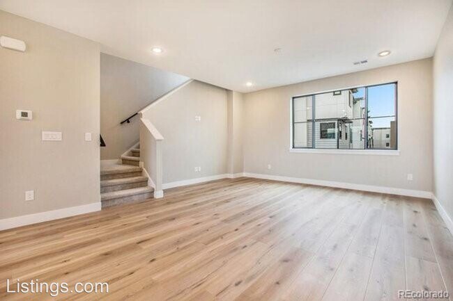 Building Photo - 3 br, 4 bath House - 2074 S Holly St #2