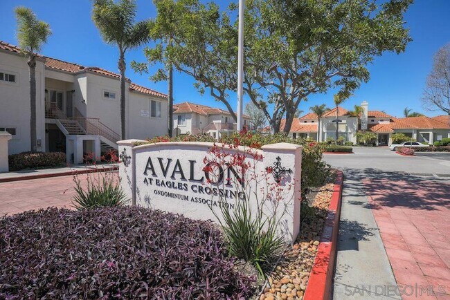 Foto del edificio - 400 Stoney Point Way