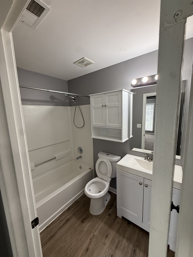 Building Photo - 5411 Jackson Cove
