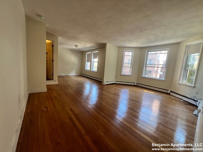 Foto del edificio - 322 Tappan St