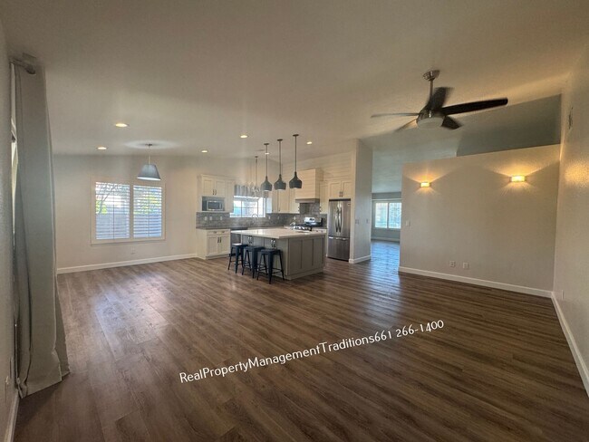 Foto del edificio - Elegant  4 Bed 2 Bath Home