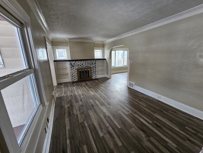 Foto del edificio - 3272 W 116th St