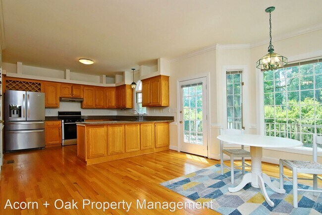 Building Photo - 4 br, 2.5 bath House - 2054 Carriage Way