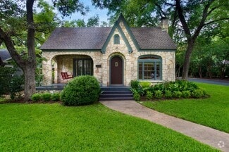 Building Photo - 2108 Robinhood Trail