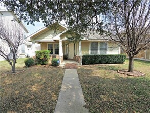 Building Photo - 1511 Legend Oaks Ln