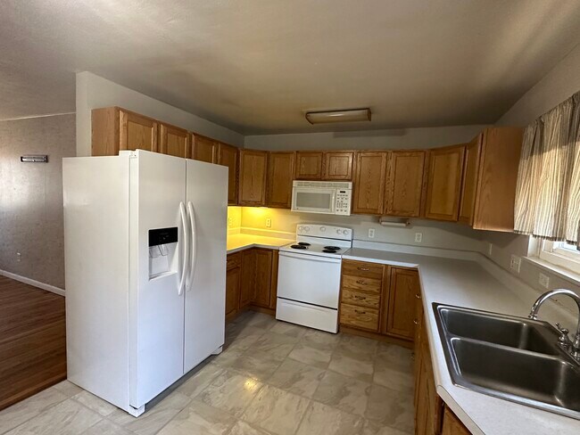 Building Photo - 130 Briarcliff Dr