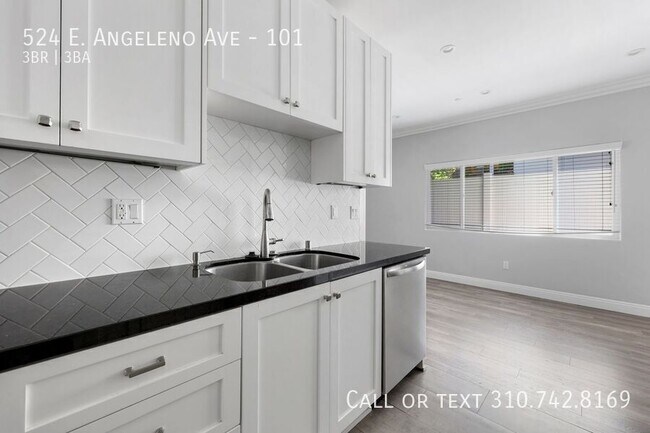 Building Photo - 524 E Angeleno Ave