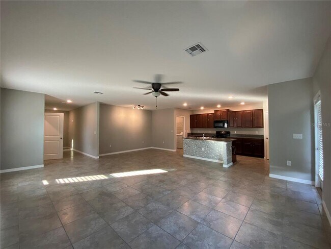 Building Photo - 10136 Golden Wonder Ln