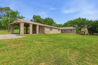 Building Photo - 4824 Looney Ln