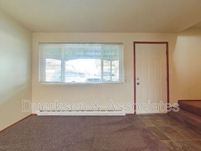 Building Photo - 2021 Applegate St