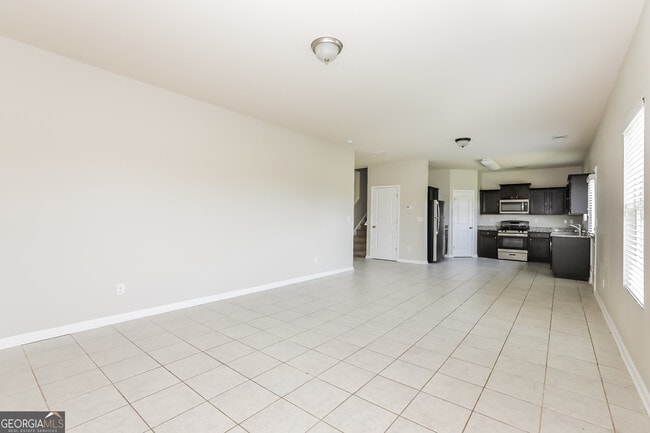 Building Photo - 694 Independence Ave