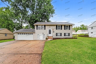 Building Photo - 904 N Piute Ave