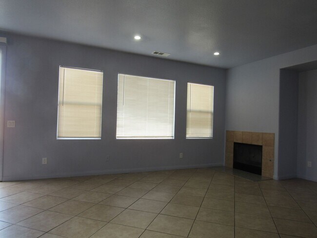 Building Photo - (APPLICATION PENDING) Large East Lancaster...