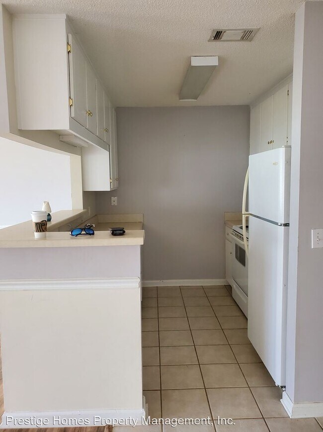 Building Photo - 2 br, 2.5 bath House - 169 N. Springview