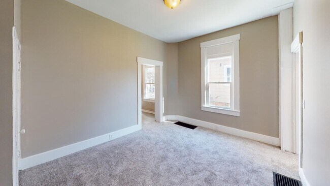 Foto del edificio - 1412 Laidlaw Ave