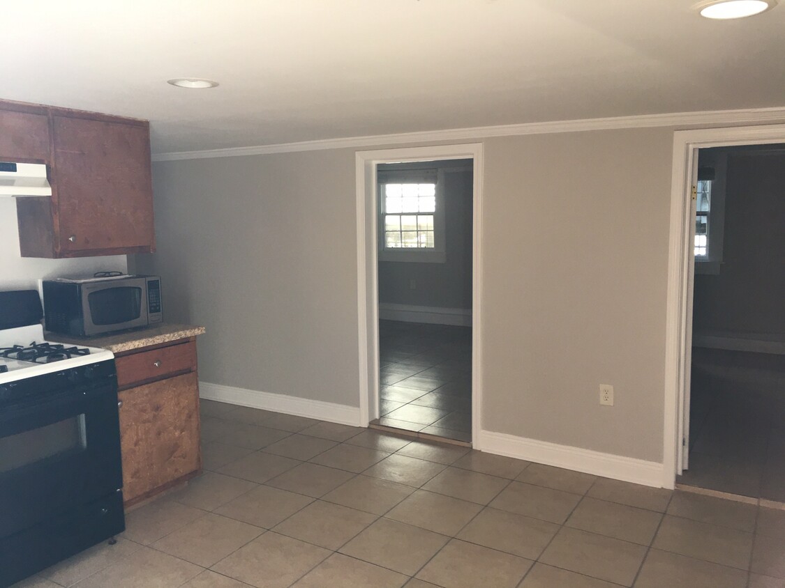 2 bedroom apartment - 3822 Banks St