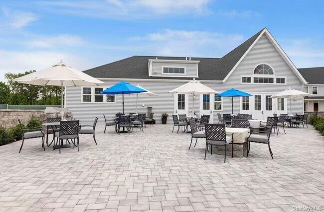 Foto del edificio - 509 Breton Wy