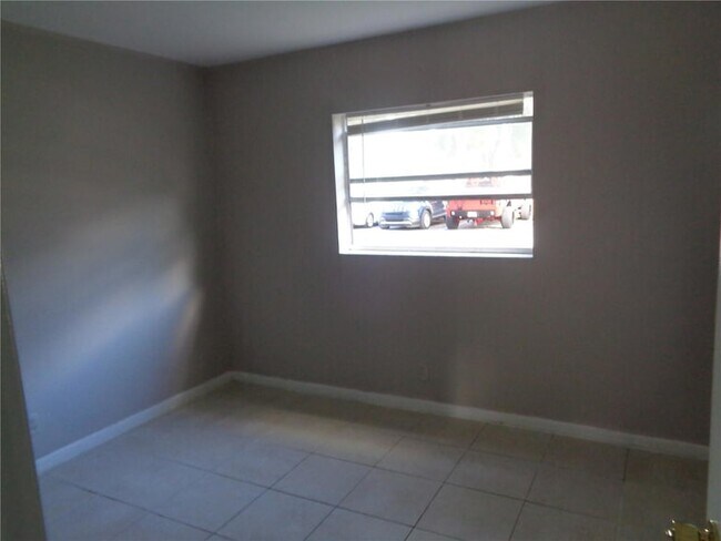 Foto del edificio - 101 NE 41st St