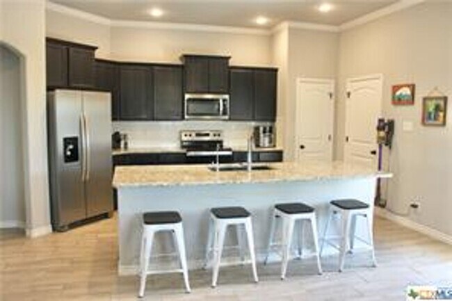 Building Photo - 4 br, 3 bath House - 5307 Colina Dr.