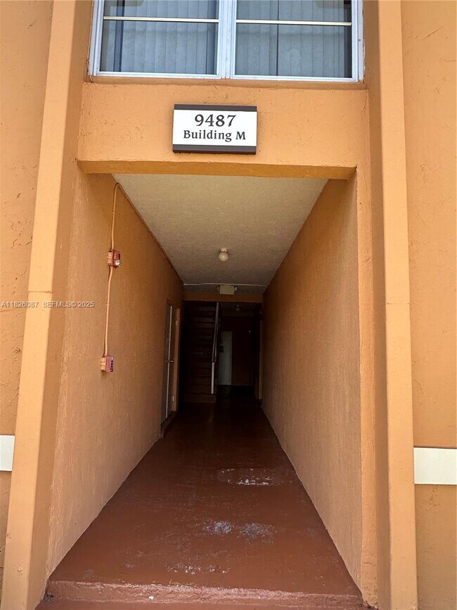 Foto del edificio - 9487 SW 76th St