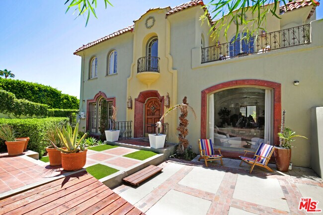 Foto del edificio - 6538 Cahuenga Terrace