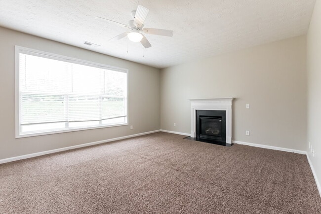 Building Photo - 123 Silver Arrow Cir