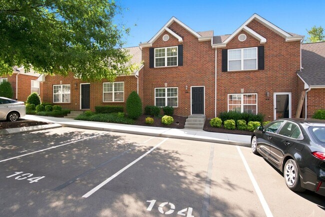 Foto del edificio - Charming 2-Bed Townhome in Hardison Hills