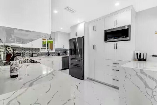 Foto del edificio - 3204 Robbins Rd