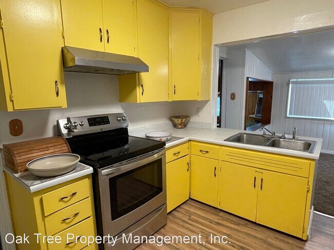 Foto del edificio - 2 br, 1 bath House - 2236 E. Michigan Avenue