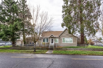 417 N Oakdale Ave