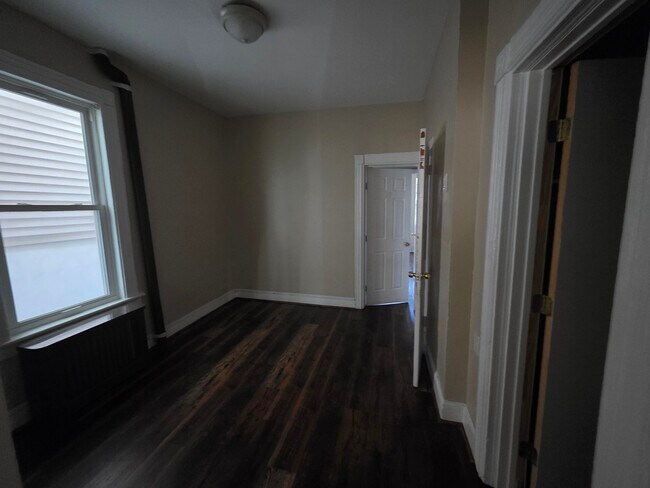 Building Photo - 17 Orient Ave
