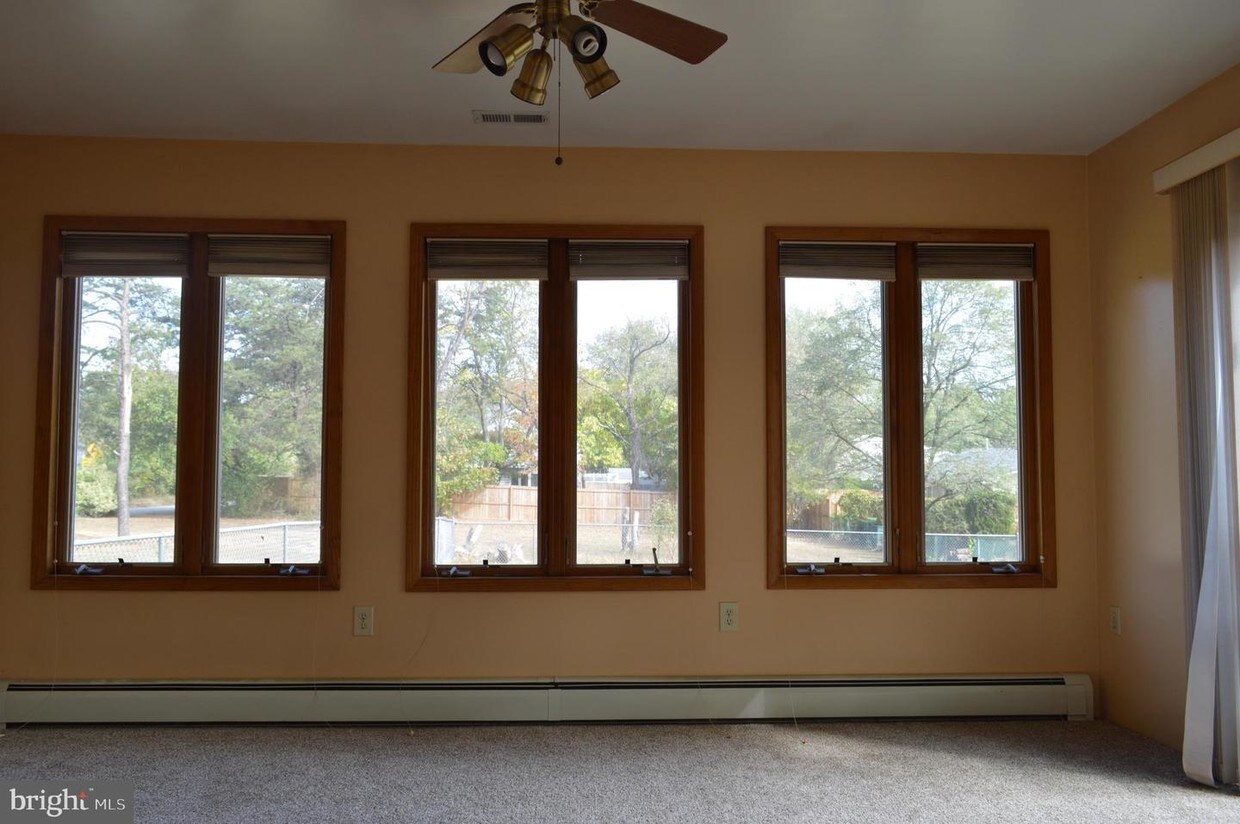 Foto principal - 7831 Ridge Rd