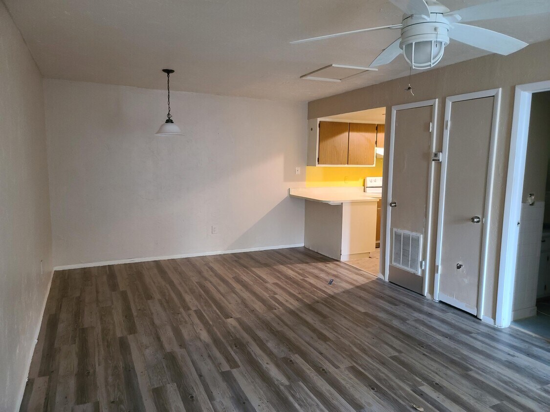 Foto principal - 2424 Grand Ave