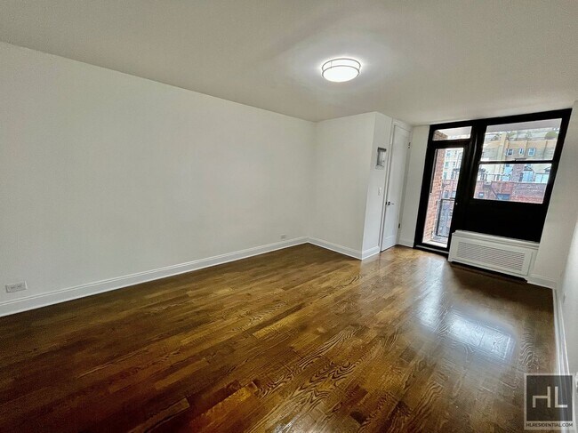 Building Photo - EAST 35 STREET