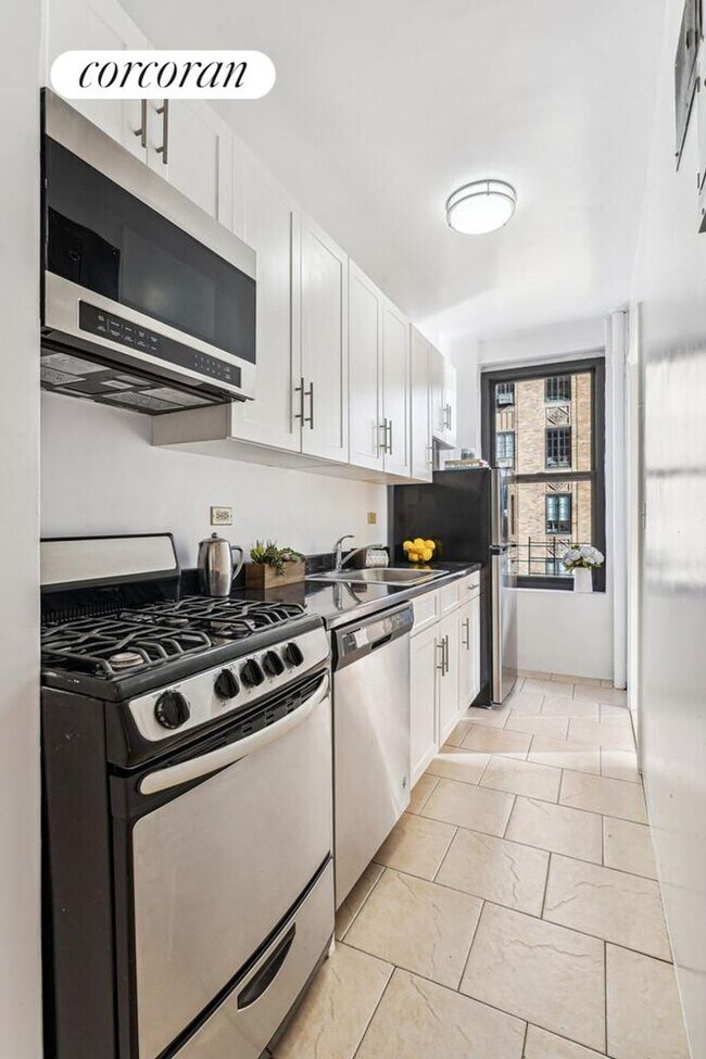 Foto del edificio - 200 W 16th St