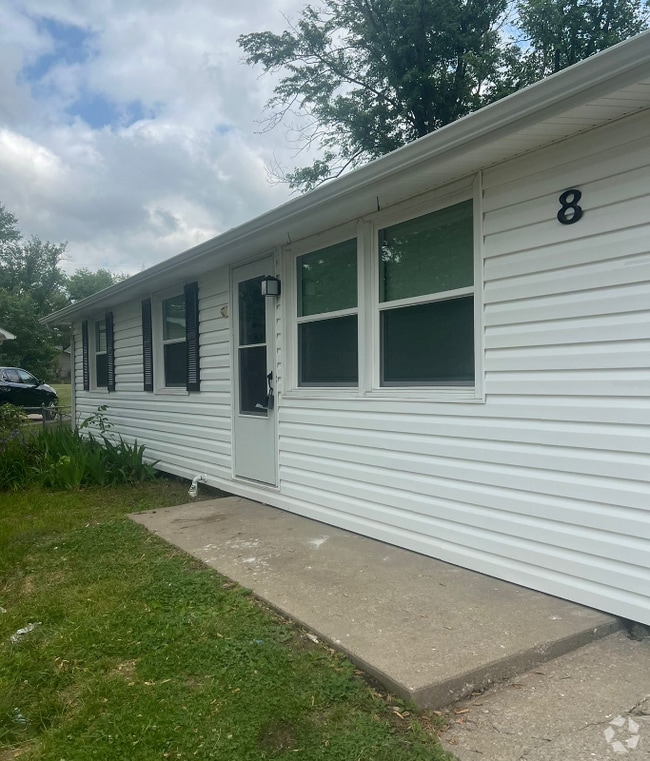 Building Photo - 8 Comanche Ct